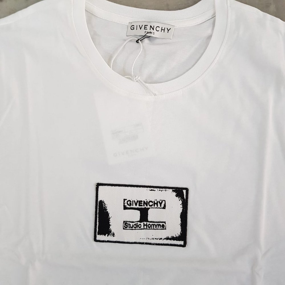 Givenchy Men Logo Print White T-Shirt - Picture 3 of 3